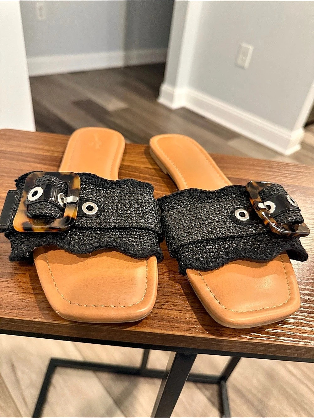 Universal Thread Sandals Black & Brown Sandals Good Condition